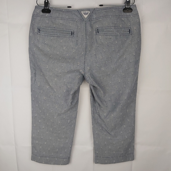 𝅺🍄3/50$🍄 Columbia PFG Capri Pants Anchor Pattern Embroidered Chambray Sz 8 - Picture 5 of 9